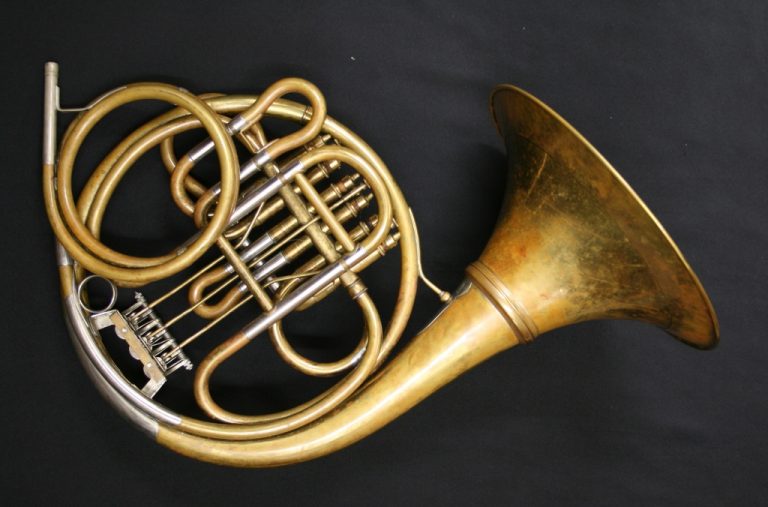 Atelier Harlow Vienna Horn Woodhead Horns