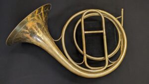 Gautrot Natural Horn with painted bell - Image 2